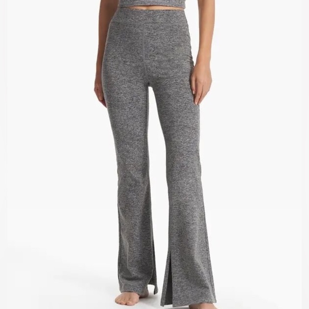 Vuori Granite High Waist Flare Yoga Pants in Heather Grey